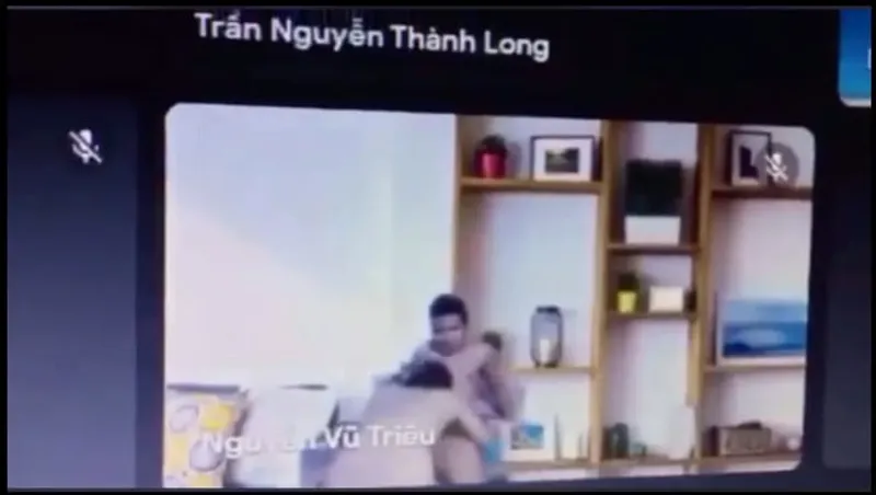 Học online quên không tắt camera lộ cảnh người yêu đang liếm mút