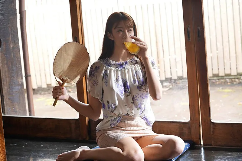 Mùa hè buồn chán ở quê trả bài vợ yêu cạnh nhà thiếu thốn vì lấy anh xã già