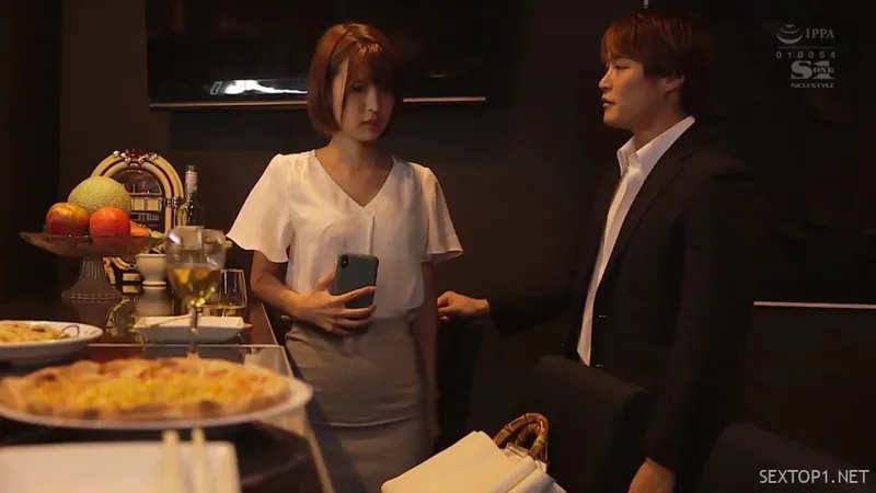 Vụng trộm với cô bạn gái củ ở buổi hợp lớp cuối năm