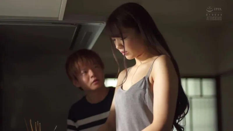 Chồng mới cưới của chị gái phang cô em cô vợ đang buồn bã vì thất tình